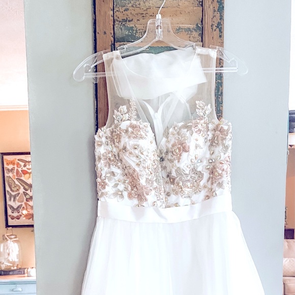 Prom dress - Picture 1 of 3